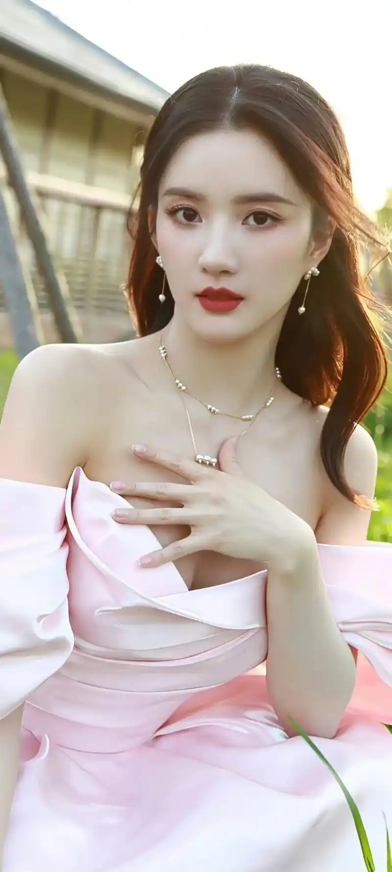 刘些宁.#高清壁纸 #美女明星  9015 #刘些宁 98生日快 - 抖音