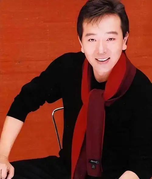 张晨光:节俭吃94年鲟鱼,捐款1600万,哪一面是他?答案来了