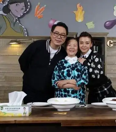 《家有儿女》让大家认识了一位国民好老爸"夏东海",现实生活中的他是