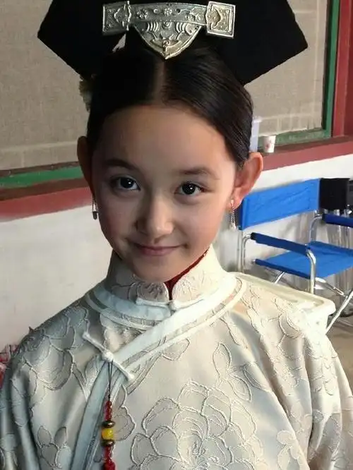 几乎承包了大半古装剧女主的童年,蒋依依这是什么神仙颜值?