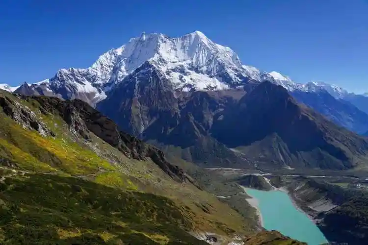 重返尼泊尔感受喜马拉雅的野性与柔情世界第八高峰马纳斯鲁峰大本营