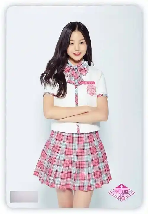 张元英是2004年出生于韩国的妹妹,2008年因参加选秀综艺《produce 48