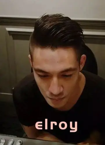 比萧亚轩小5岁的是石正祥(elroy)男二号出演过《我可能不会爱你》号称