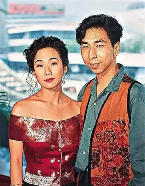 林忆莲:32岁嫁李宗盛,和初恋重燃旧爱,53岁和小11岁男友分手_陈辉虹