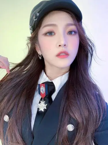 新人女团weeekly认人帖更新至各种物料及成员单人照龟速更新想了解的