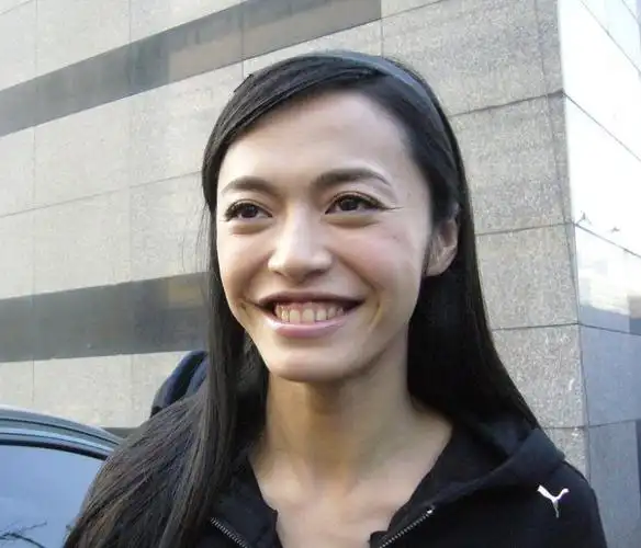 易艺阁:从面相看,这些女明星也很"丑"