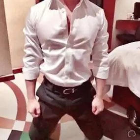 高清撩人的衬衫控系领带男生头像图片