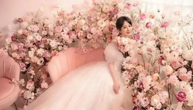 520众星齐升杨幂赵丽颖比心方式截然不同杨紫结婚照被赞