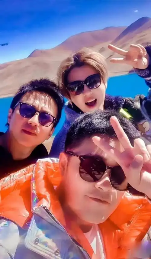 陈赫邓超鹿晗微博头像一样,邓超陈赫鹿晗换同款头像