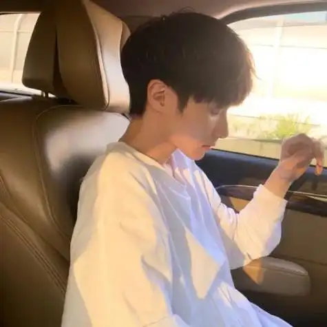 真人帅哥头像阳光帅气图片