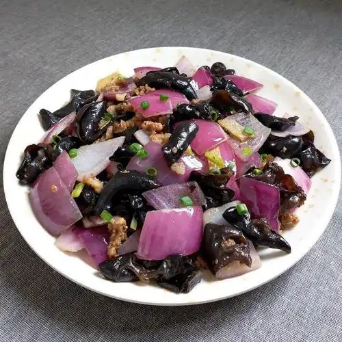 肉末洋葱炒木耳,居然这么好吃,做法超级简单