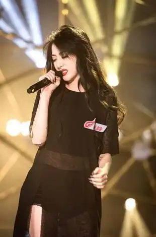 超女史上最特立独行 王金金赢超级代表团一致青睐