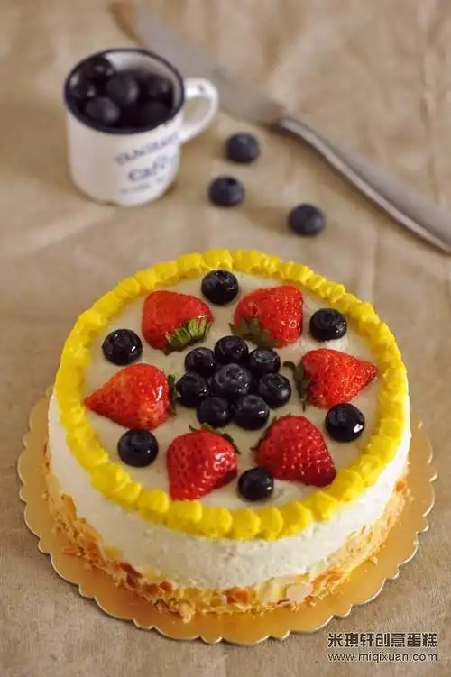 超简单水果蛋糕的做法和摆法