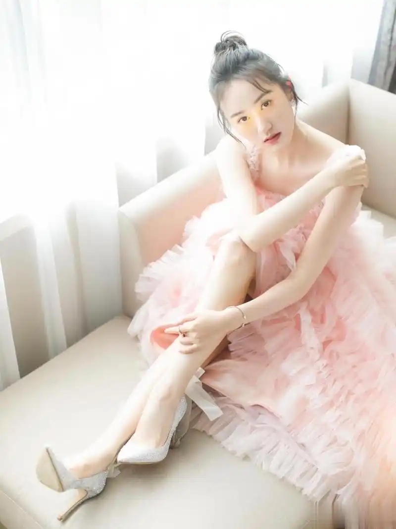 袁冰妍各种各样的高跟鞋 你喜欢哪一种