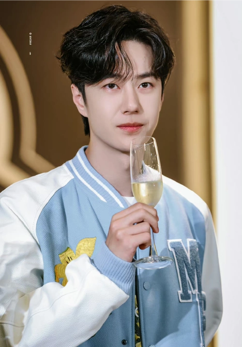 拿王一博挡枪!王一博禁娱日上热搜,意在转移狗仔放瓜爆料!