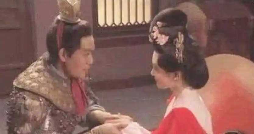 关羽为何要月下斩貂蝉他发现了貂蝉什么秘密看完懂了