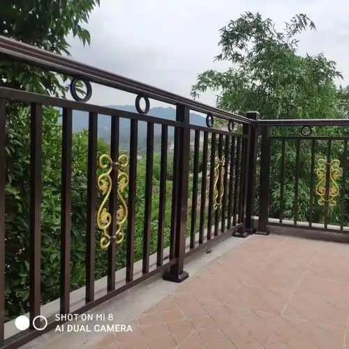 青岛厂家现货供应铝艺阳台栏杆铝合金护栏欧式别墅阳台护栏围墙院子