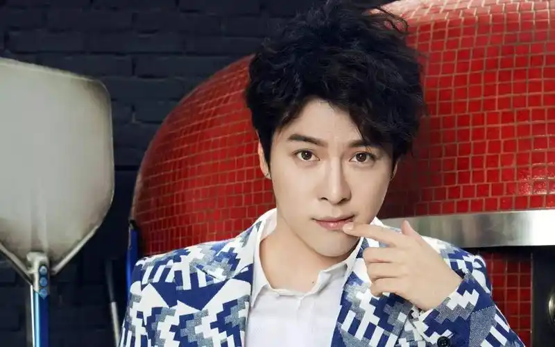 薛之谦承认心里有病?袁姗姗被经纪人坑几千万?