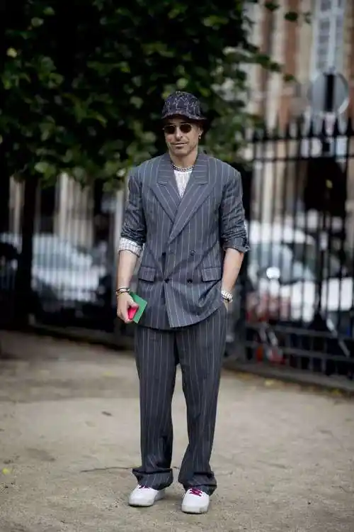 时装周街拍帅气西装秀巴黎男装街头风格2020春季