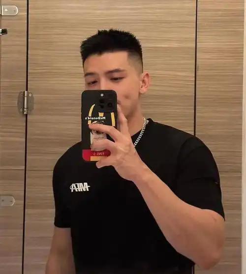 第1款:寸头短发发型