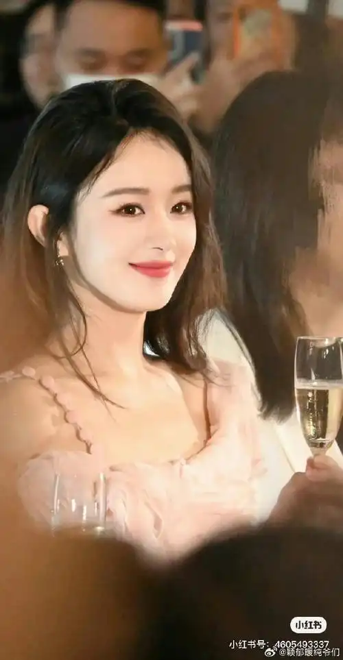 超话#赵丽颖##365天安利赵丽颖##赵丽颖粉丝人美心善#草木有阳光和水