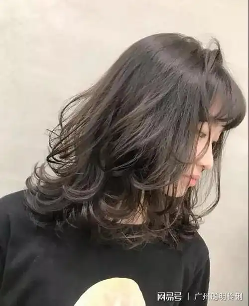 今年冬天发根烫火了想烫发的女生可以做参考