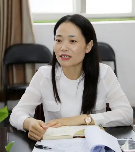 西安交通工程学院党委副书记王宁宁介绍与周至职教中心开展结对帮扶有