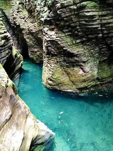 武陵山脉深处奇异的,屏山大峡谷