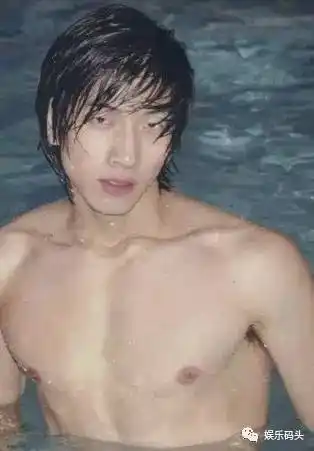 那些年直男都经不起的诱惑 张亮罕见激凸照曝光