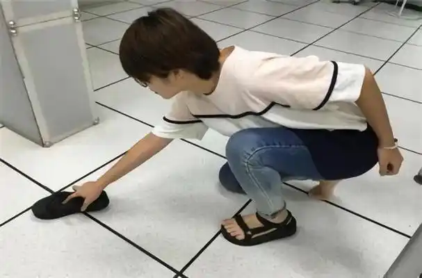 九成人不知蟑螂天敌是啥屋里放1个它蟑螂消失不见了