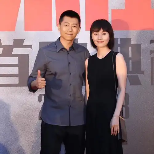 回顾夏雨结婚不邀请父亲婚后与母亲明算账妻子袁泉感到心疼