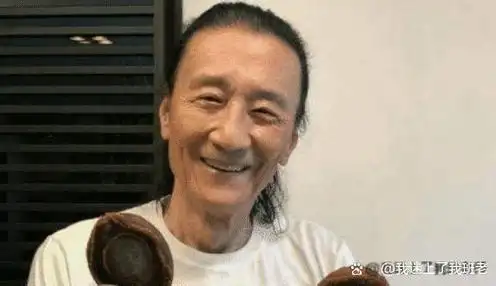 谢贤年轻时容貌有多惊艳!看到照片后,网友:10个谢霆锋也没他帅