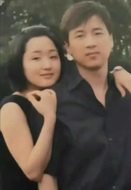 53岁杨钰莹近照曝光,脸部皮肤松垮状态差,昔日对象已出狱结婚