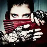 蒙面头像女高清图片 蒙面遮脸的个性头像【点击鼠标右键下载】