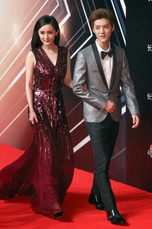 杨幂和鹿晗一起走红毯,这画面实在太美,网友:鹿晗更好看一点