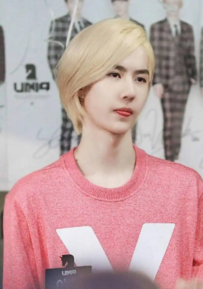 从王一博履历表中看他初出道时的纯真风采与生活点滴揭秘