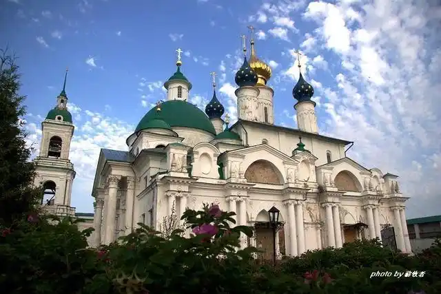 实拍俄罗斯的东正教堂,宗教如何深刻地影响着俄罗斯人的生活?