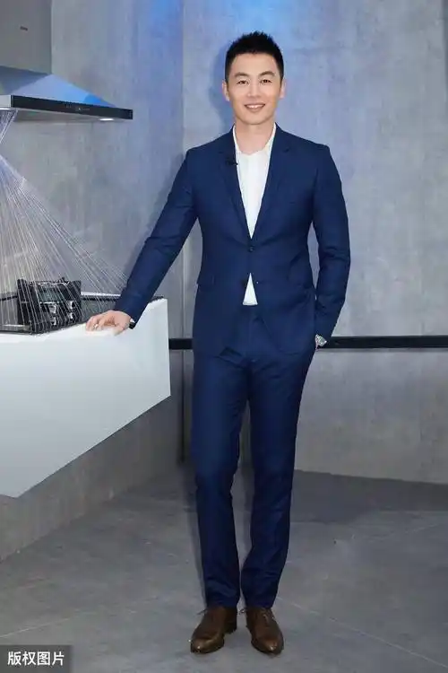 多面朱亚文:外型硬朗帅气,一句"宝贝儿"俘获无数"女人心"_形象_游戏