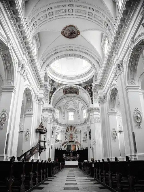 一镜到底|教堂内部