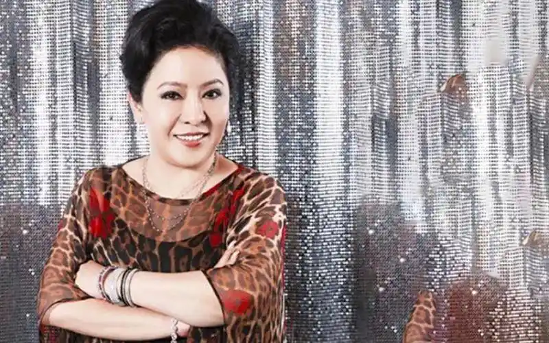 陈岚:18岁被卖歌舞厅,如今被向华强捧在手心,她究竟有何魅力?