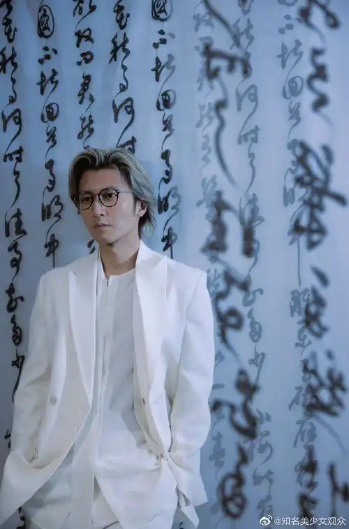 在任何年纪反复爱上谢霆锋