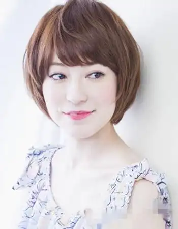大脸适合什么发型?8款时尚短发,轻松瘦脸无负担-id505191833