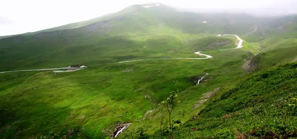 长白山老虎背远眺