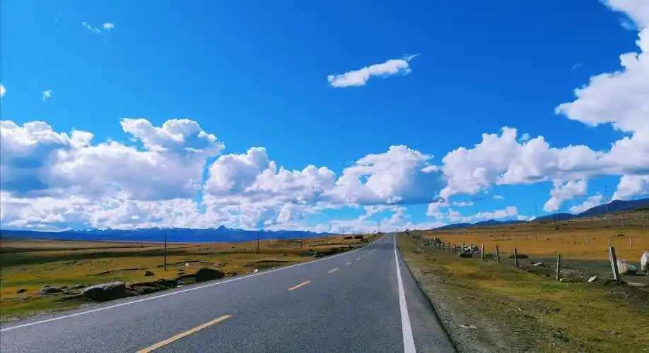 金秋打卡318国道,这条七天自驾线路这样走,全程美似童话世界_理塘