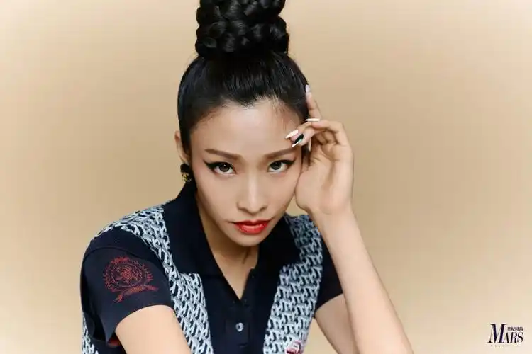 > 袁咏琳高马尾时尚写真图片(5/9)