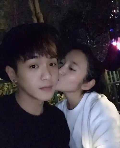 同样是当爸爸,张若昀和陈赫微博评论大不一样,扎心了_唐艺昕_时候