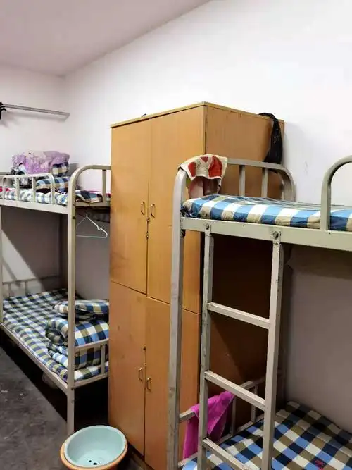 【城关中学·德育之窗】规范宿舍卫生,创建舒适环境