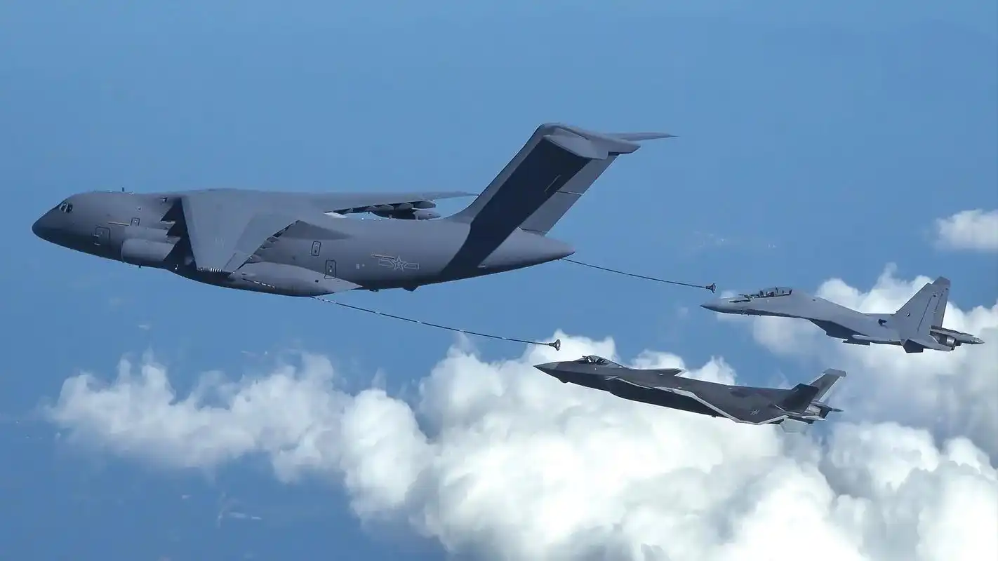 运20大型运输机.鲲鹏展翅九万里,运20超高清4k壁纸#运 - 抖音