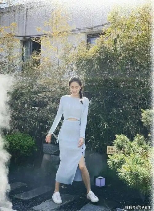 艺术体操美女张豆豆晒照,知性优雅,给人一种如沐春风般的感觉_生活