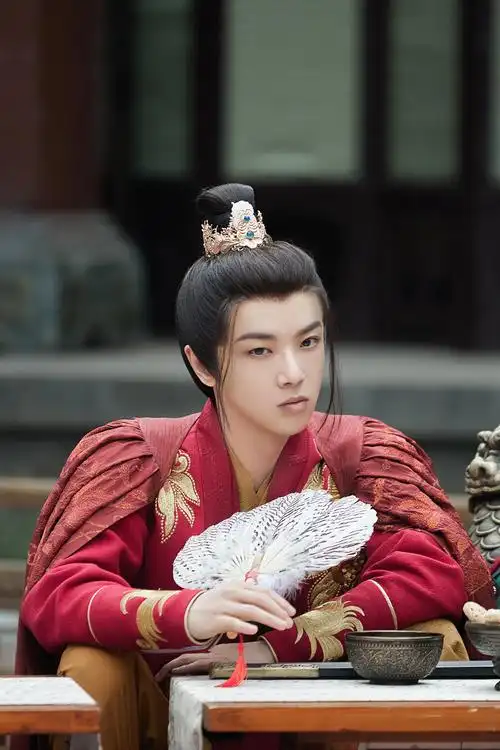 华晨宇古装造型合集,玉树临风,翩翩少年郎